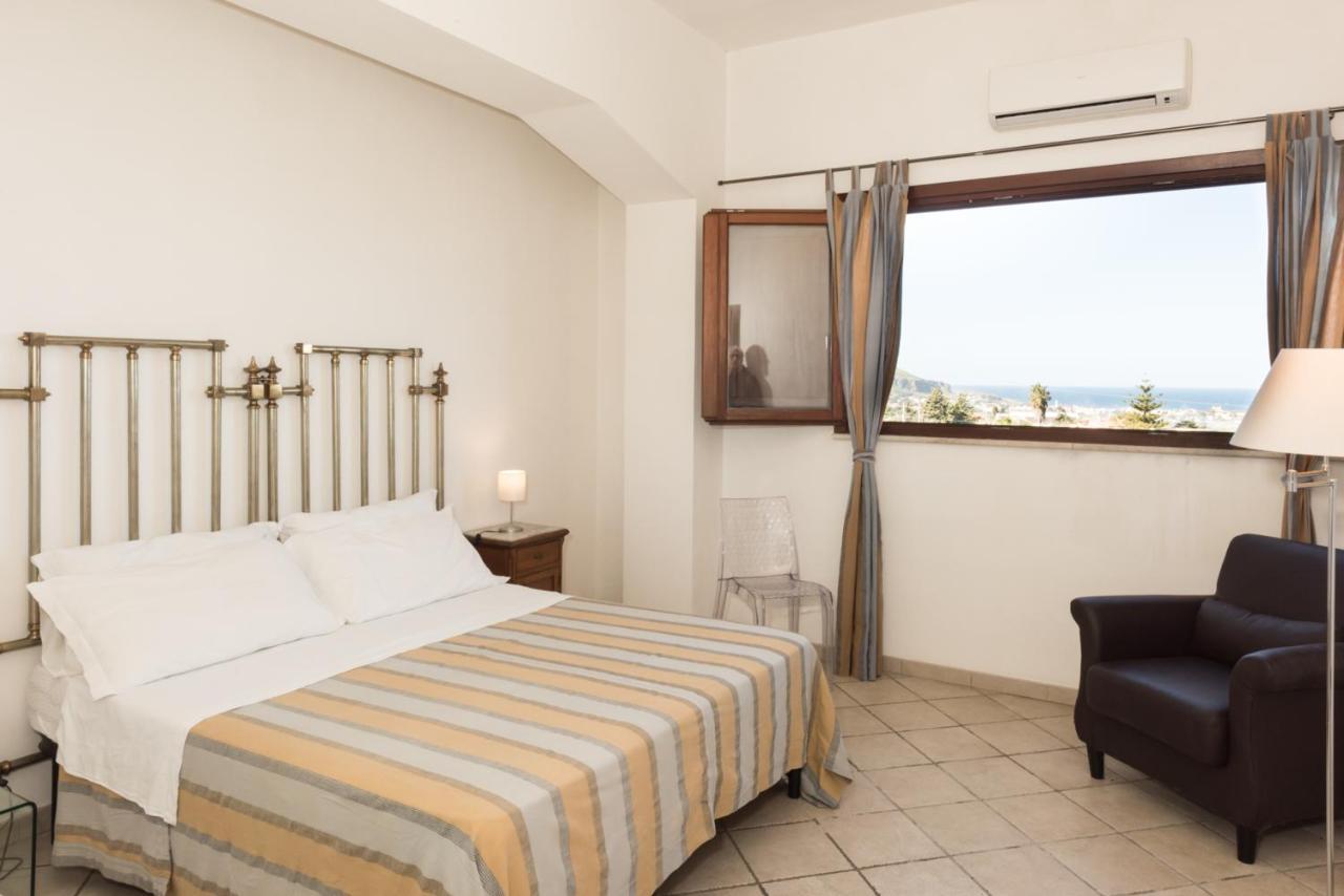 Casale Belvedere Vista Mare Валдериче Екстериор снимка